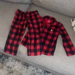 Carter’s Buffalo plaid pajama set! Size 4T.